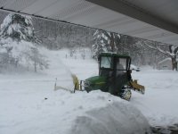blowing snow  off drive 2(600 x 450).jpg