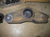 axlepivotbracketfront2.jpg