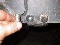 axlepivotbolt1.jpg