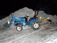 708679-snow_plowing_small.jpg