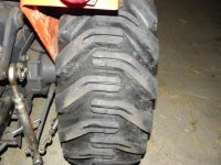 groved tire2 (Medium).JPG