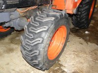 Grooved tires 3 (Medium).JPG