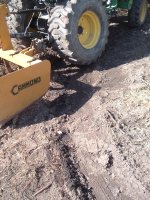 broken tractor 013.JPG