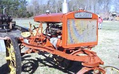 402955-Le Roi tractor.jpg