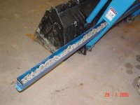 576481-CHAIN02.JPG
