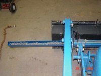 576495-CHAIN03.JPG