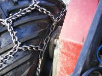 PC231205chains2.jpg