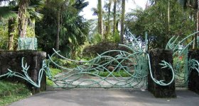 427393-gate.JPG