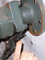 516769-axle_leak3.jpg