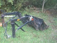 521536-2004-09-03_165502_loader1.JPG