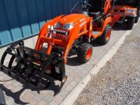 Kubota BX25 Grapple EM.JPG