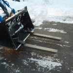 571313-bucket side view with forks (425 x 425).jpg