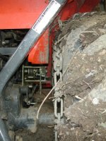 637287-chainsR.jpg