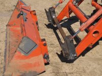 b7800 Loader Quick hitch 010.jpg