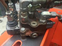 B2710_rear_hydraulics90.jpg