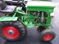 small tractor 003.JPG