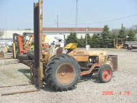 631653-Case  310 Forklift.jpg