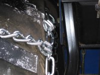 791435-chains2.jpg
