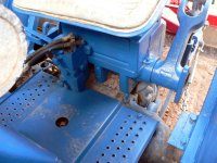 Hydraulic_controls (600 x 450).jpg