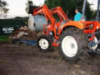 641695-Tractor clean up 004.jpg