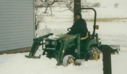 686391-snowmobile.jpg