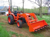 646270-tractor2a.jpg