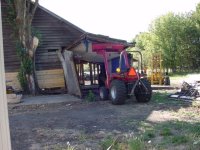 699841-loaderhelpshed2.jpg