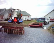 863688-060304 DSC_0157 Tractor Bushes (600 x 480).jpg
