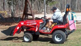 876426-tractor1.JPG