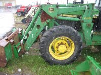 JD 243 Self leveling loader.jpg