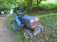 2016c 2e traktor Iseki TX1510F uit ong 1980.JPG
