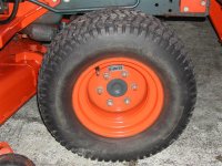 275282-b6200fronttire (Small).JPG