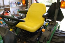 deere 2520 suspension seat.jpg