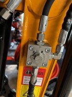 Thumb Bucket Valve Setting.jpg