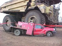 595941-truckvstruck.jpg