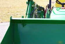 236058-med210loader_frnt03.jpg