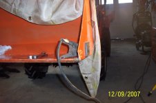 getting ready to weld bucket hole supports (1016 x 677).jpg