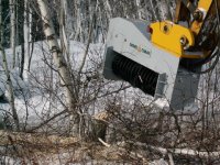 DENIS CIMAF DAH-125D brushcutter on John Deere 490 034.jpg